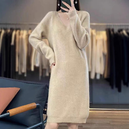 Robe tricot confortable pour femmes avec décolleté en V et coupe décontractée Chic und Stil