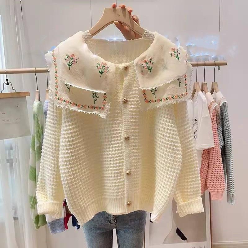 Dames cardigan brodé avec col large Chic und Stil