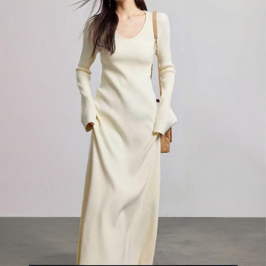 Robe maxi élégante pour femmes avec une fine structure côtelée et un décolleté en V Chic und Stil