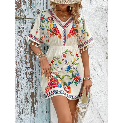 Robe de loisirs pour femmes avec un design floral et des manches à franges Chic und Stil