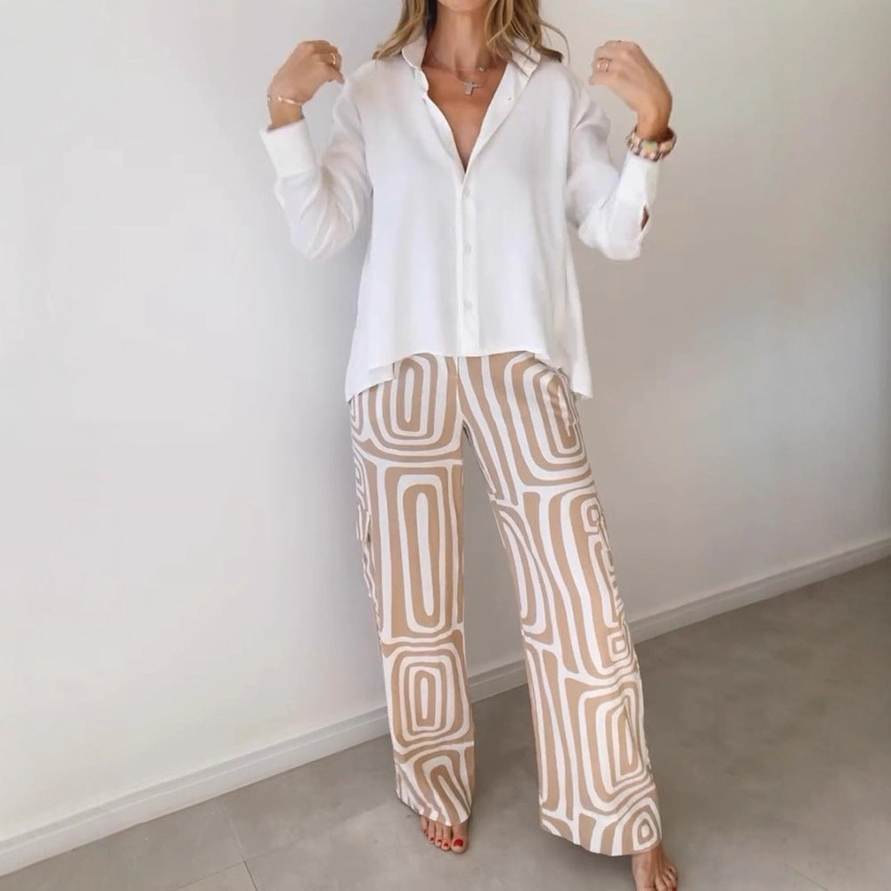 Flared pants for women with a patterned design and high waist Chic and Style