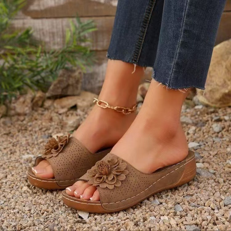 Sandales glissantes pour femmes ornées de fleurs Chic und Stil