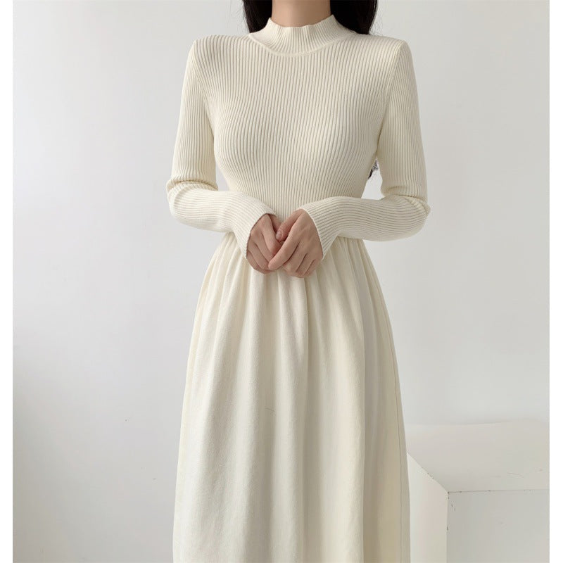 Robe tricotée élégante pour femmes avec col haut et jupe fluide Chic und Stil