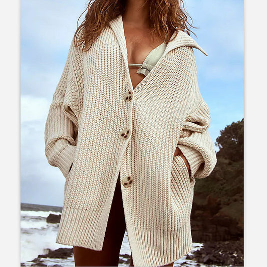Veste en grosse maille pour femmes avec des manches larges et une capuche Chic und Stil