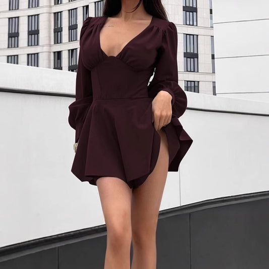 Dames Élégante Miniprobe avec détails volants et décolleté en V profond Chic und Stil