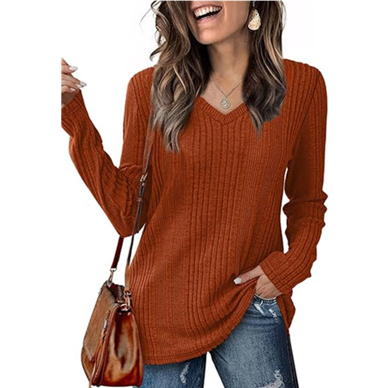 Pull féminin à col en V à la mode avec structure en côtes Chic und Stil