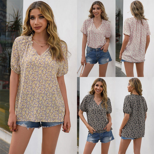 Blouse pour dames avec des détails en volants et un motif floral Chic und Stil