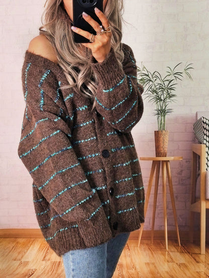 Dames gros tricot cardigan avec des rayures contrastantes à la mode et des détails élégants de bouton Chic und Stil
