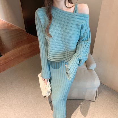 Robe en tricot pour dames avec décolleté asymétrique et fine structure côtelée Chic und Stil