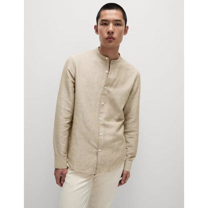 Chemise à manches longues pour hommes avec col montant et motif rayé fin Chic und Stil