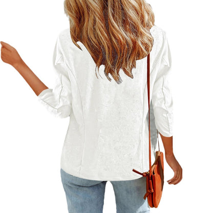Veste blazer scintillante pour femmes avec une silhouette féminine et un élégant revers Chic und Stil