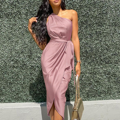 Robe enveloppante élégante pour femmes avec coupe asymétrique et ceinture à la taille Chic und Stil