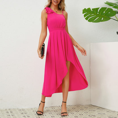 Robe maxi asymétrique pour femmes avec détail d'épaule et fente haute Chic und Stil