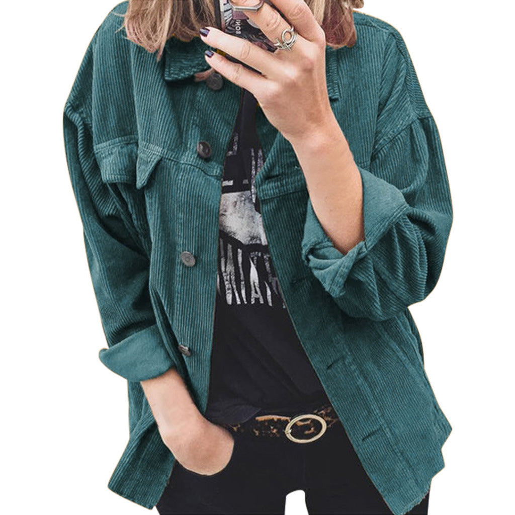 Veste en velours côtelé à la mode pour femmes avec des poches plaquées pratiques et une coupe décontractée Chic und Stil