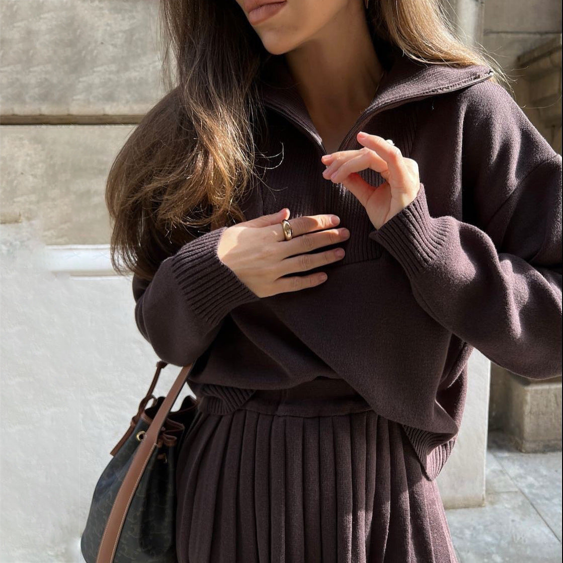 Pull en tricot pour femme avec col montant et jupe plissée Chic und Stil