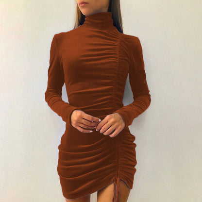 Robe mini élégante en velours pour femmes avec col haut et effet froncé raffiné Chic und Stil
