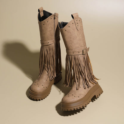 Bottes au-dessus du genou pour femmes avec un design frangé à la mode et un profil robuste Chic und Stil