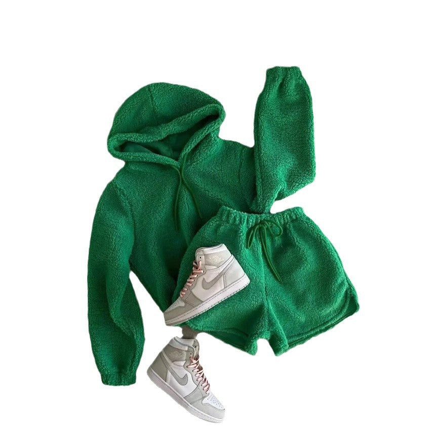 Dames confortable ensemble de hoodie en polaire et de shorts Chic und Stil