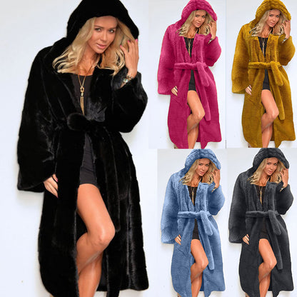 Dame à carreaux avec capuche et ceinture Chic und Stil