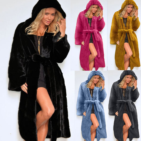 Dame à carreaux avec capuche et ceinture Chic und Stil
