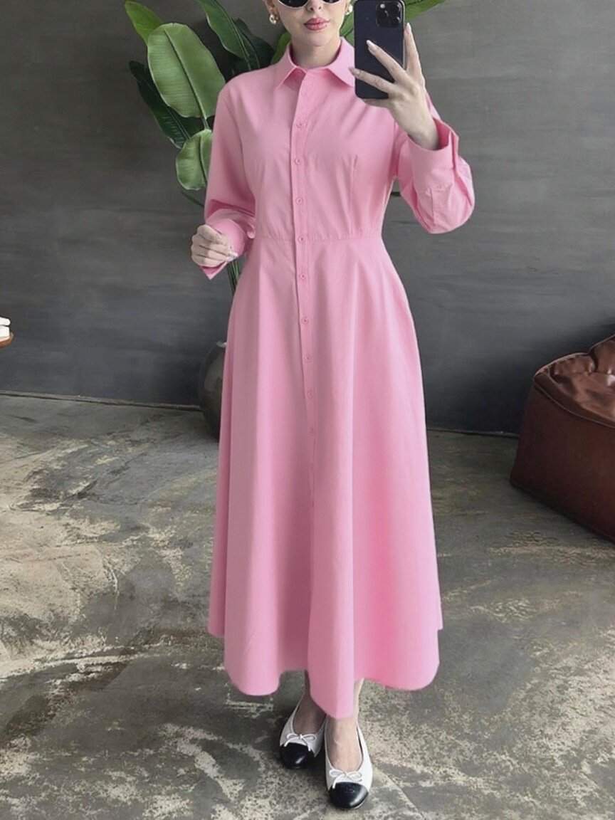 Robe chemise pour femmes avec boutonnière élégante et silhouette cintrée Chic und Stil