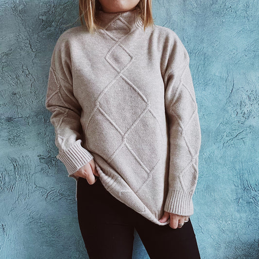 Dames gros tricot pull avec élégant motif en losanges et col haut Chic und Stil