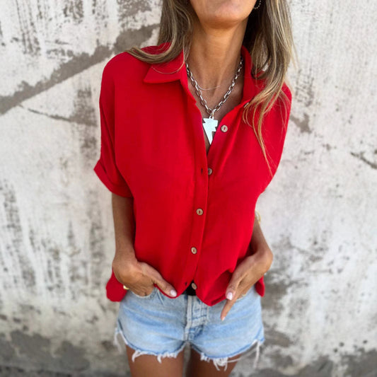 Chemisier décontracté à manches courtes pour femmes avec détails de boutons et col roulé Chic und Stil