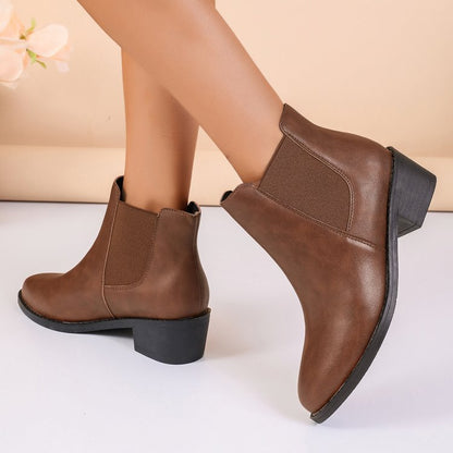 Bottines Chelsea pour dames en cuir végan avec des empiècements élastiques sur les côtés Chic und Stil