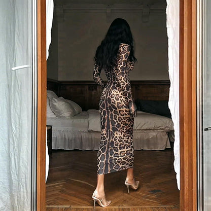 Robes maxi à manches longues pour femmes avec un motif léopard raffiné Chic und Stil