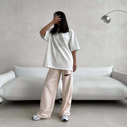 Oversized casual t-shirt for ladies and loose-fitting leisure pants with zipper Chic and Style