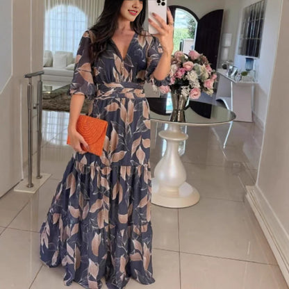 Robe maxi pour femmes avec motif de feuilles colorées et ceinture cintrée Chic und Stil