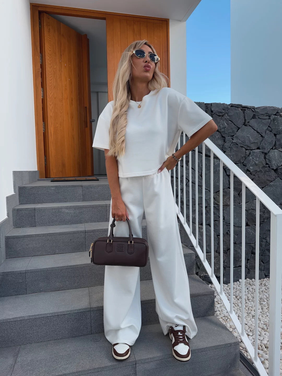 Chic and Style women's casual cropped top and wide leg pants set