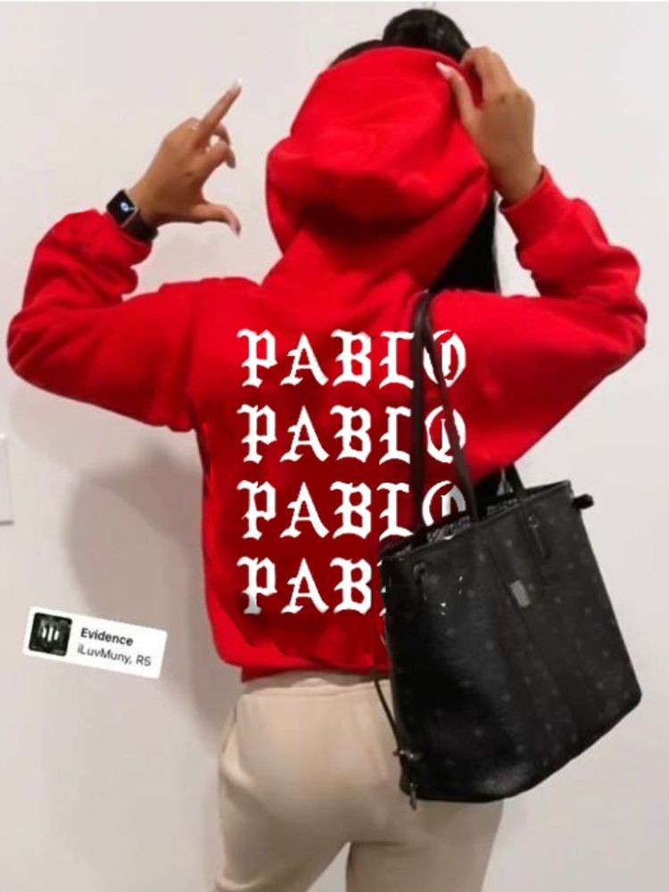 Pull à capuche pour femmes avec déclaration graphique Chic und Stil