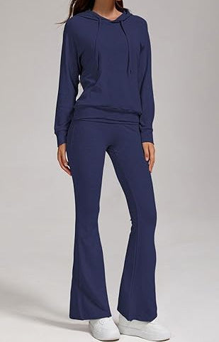 Dame ensemble de sport à capuche avec pantalons évasés Chic und Stil