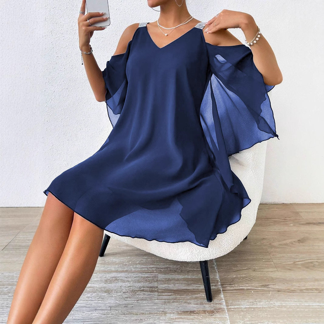 Robe en chiffon à épaules nues pour femmes avec des bretelles scintillantes Chic und Stil