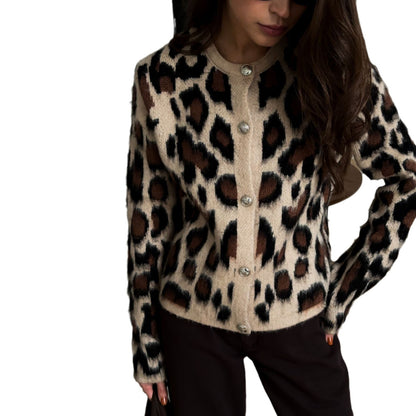 Cardigan pour femmes avec motif léopard et détails boutonnés Chic und Stil