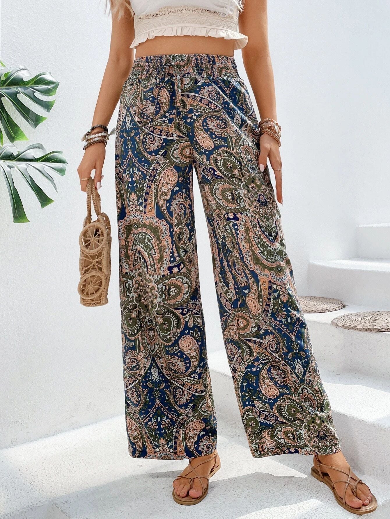 Wide Palazzo Pants for Women with an Elegant Paisley Pattern Chic und Stil