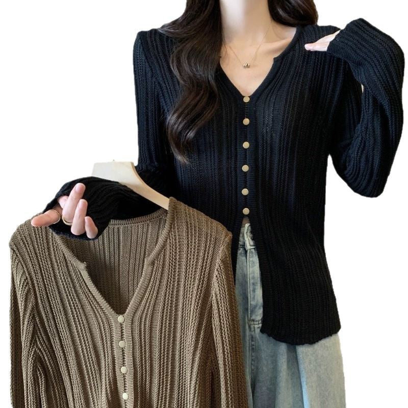 Pull élégant pour femmes avec décolleté en V, détails de boutons et manches décontractées Chic und Stil