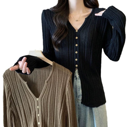 Pull élégant pour femmes avec décolleté en V, détails de boutons et manches décontractées Chic und Stil
