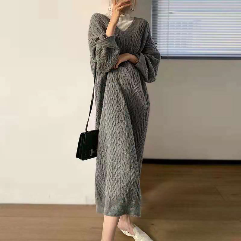 Robe tricot femme avec motif cable et décolleté en V profond Chic und Stil