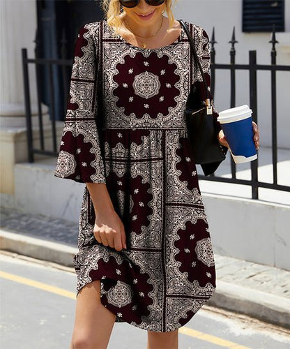 Robe de loisirs pour dames avec motif floral moderne et coupe décontractée Chic und Stil