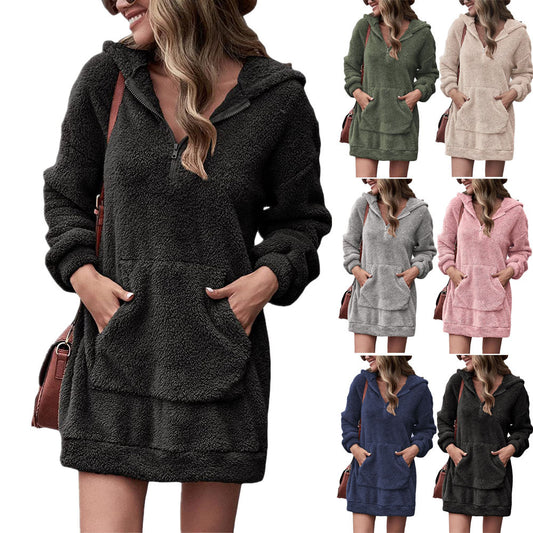 Robe en polaire douillette pour femmes avec capuche et poches Chic und Stil