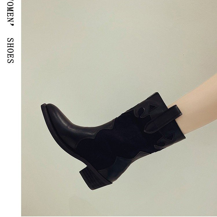 Bottes western pour femmes avec des détails découpés à la mode et un talon bloc robuste Chic und Stil