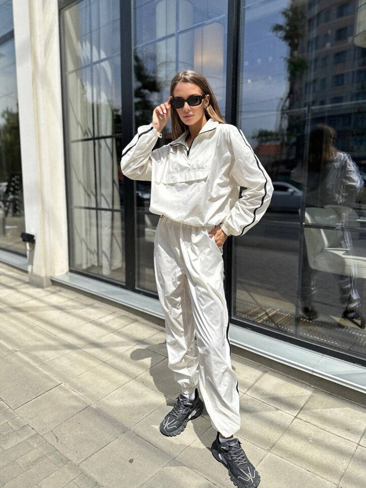 Dames costume de sport fonctionnel avec col montant et poignets élastiques Chic und Stil