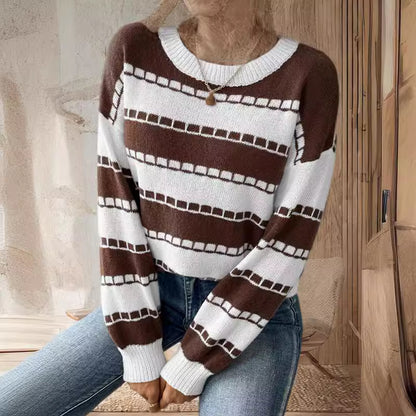 Pull décontracté rayé pour femmes avec une coupe confortable et des détails décoratifs Chic und Stil