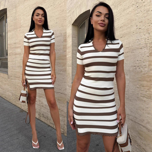 Robe à rayures pour dames à manches courtes et texture côtelée Chic und Stil