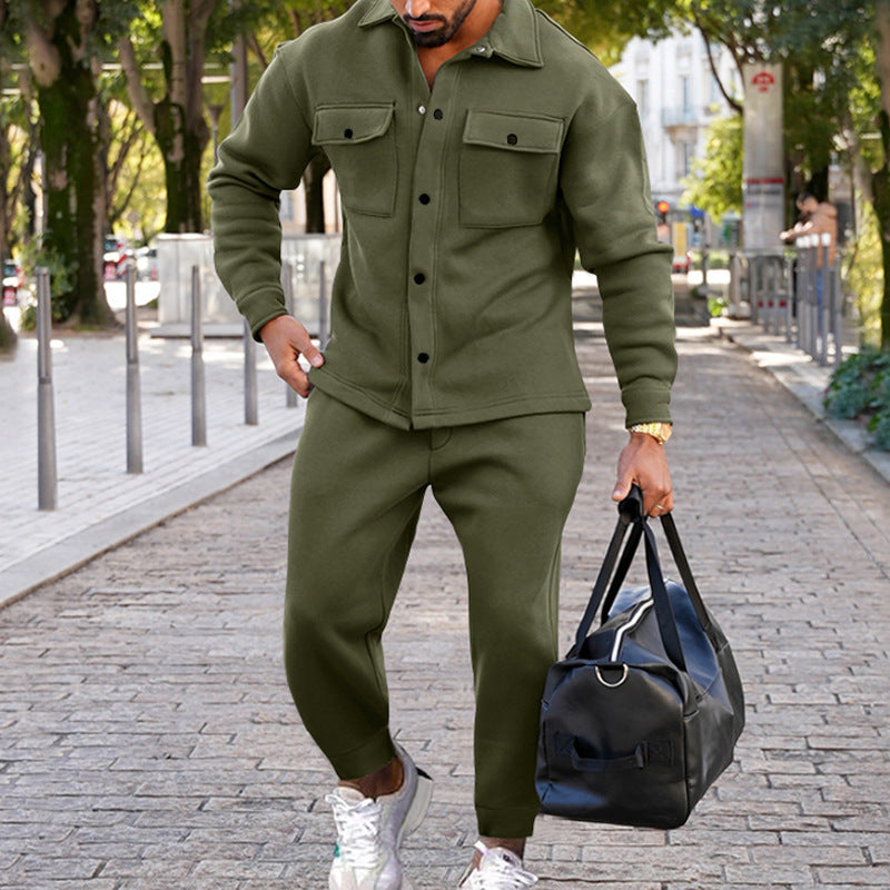 Costume de loisir tendance pour hommes avec poches pratiques et col montant Chic und Stil