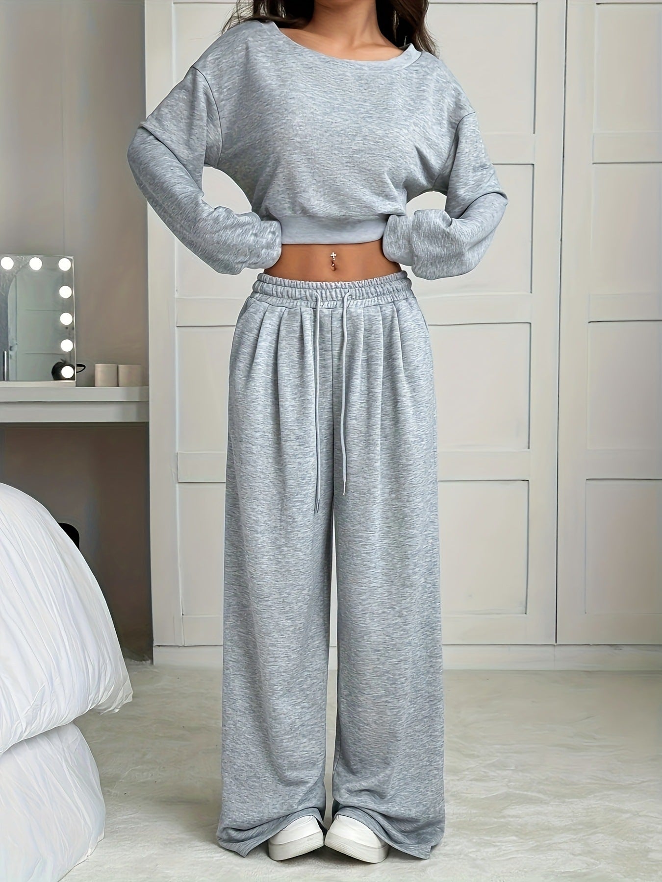 Women casual sweatshirt outfit and wide-leg pants Chic and Style