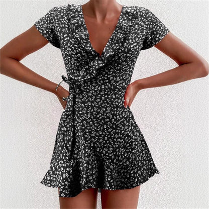 Robe d'été ludique pour femmes avec des détails en volants et des motifs floraux Chic und Stil