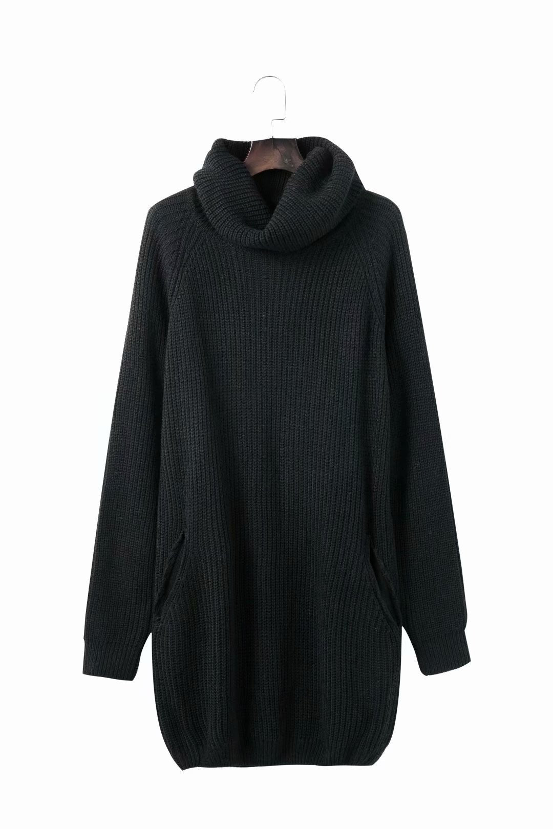Robe en tricot pour femmes avec grand col Chic und Stil